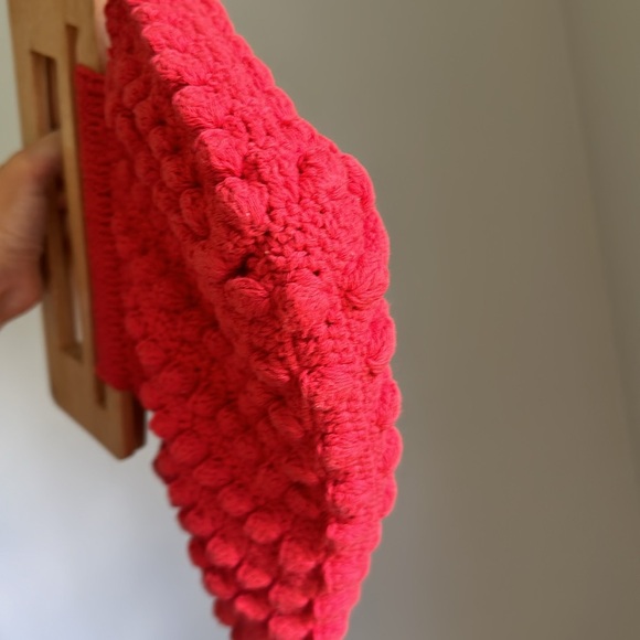 Cleobella Grenadine Tulum Red Crochet Knit Handbag Purse - Wood Handles 1970’s - Picture 8 of 9